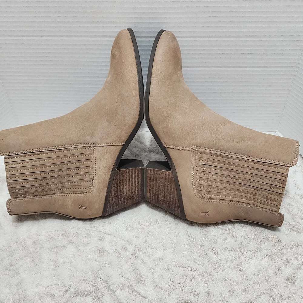 Frye Sandra Chelsea Nubuck Leather Ankle Stitched Block Heel Western Boot Sz 9